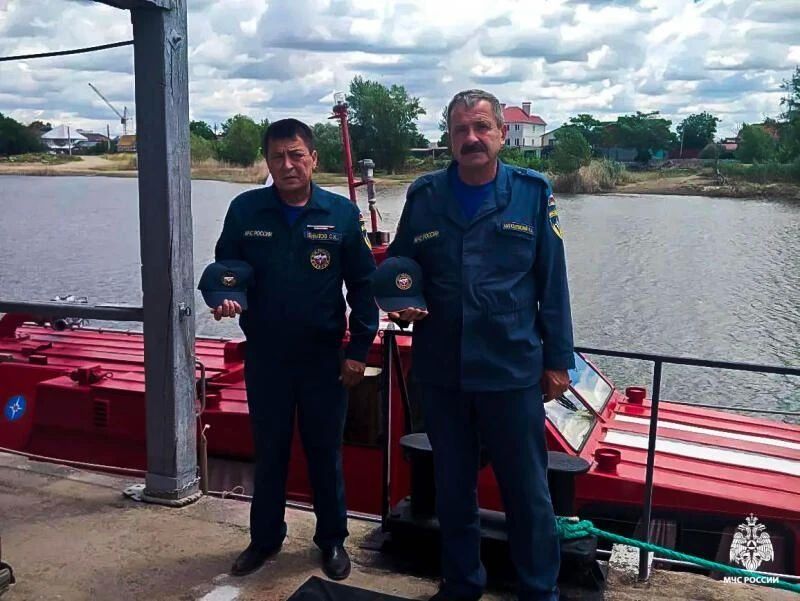 Астраханские огнеборцы почтили память погибших в ВО Астраханские огнеборцы почтили память погибших в ВО