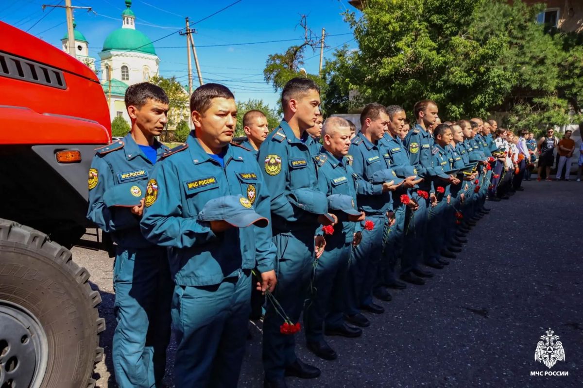 Открытие мемориальной доски, посвящённой погибшему командиру отделения Ильнуру Даирову Открытие мемориальной доски, посвящённой погибшему командиру отделения Ильнуру Даирову
