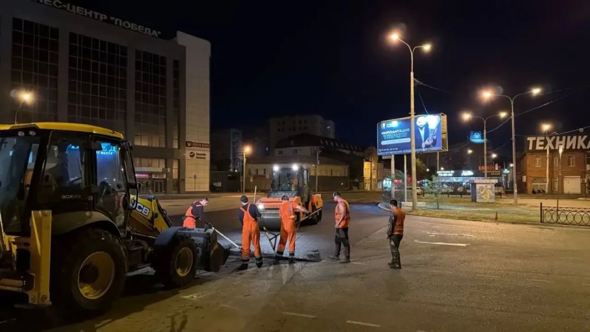 Работы по обновлению городской дорожной сети идут полным ходом Работы по обновлению городской дорожной сети идут полным ходом