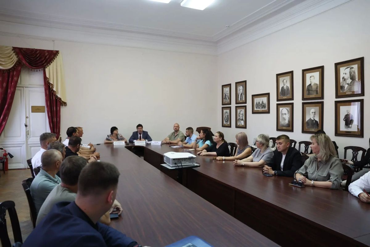 Председатель областной избирательной комиссии Владимир Золотокопов принял участие в заседании регионального штаба общественного наблюдения за выборами в Астраханской области Председатель областной избирательной комиссии Владимир Золотокопов принял участие в заседании регионального штаба общественного наблюдения за выборами в Астраханской области