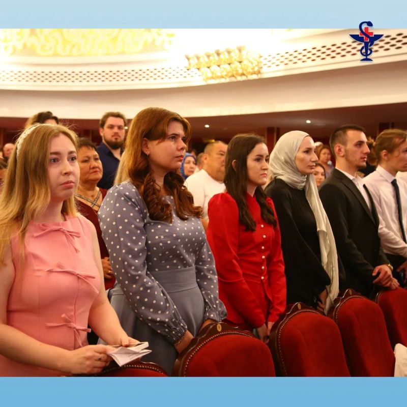 В Театре Оперы и балета состоялась торжественная церемония вручения дипломов выпускникам педиатрического, фармацевтического и медико-профилактического факультетов Астраханского государственного медицинского университета В Театре Оперы и балета состоялась торжественная церемония вручения дипломов выпускникам педиатрического, фармацевтического и медико-профилактического факультетов Астраханского государственного медицинского университета