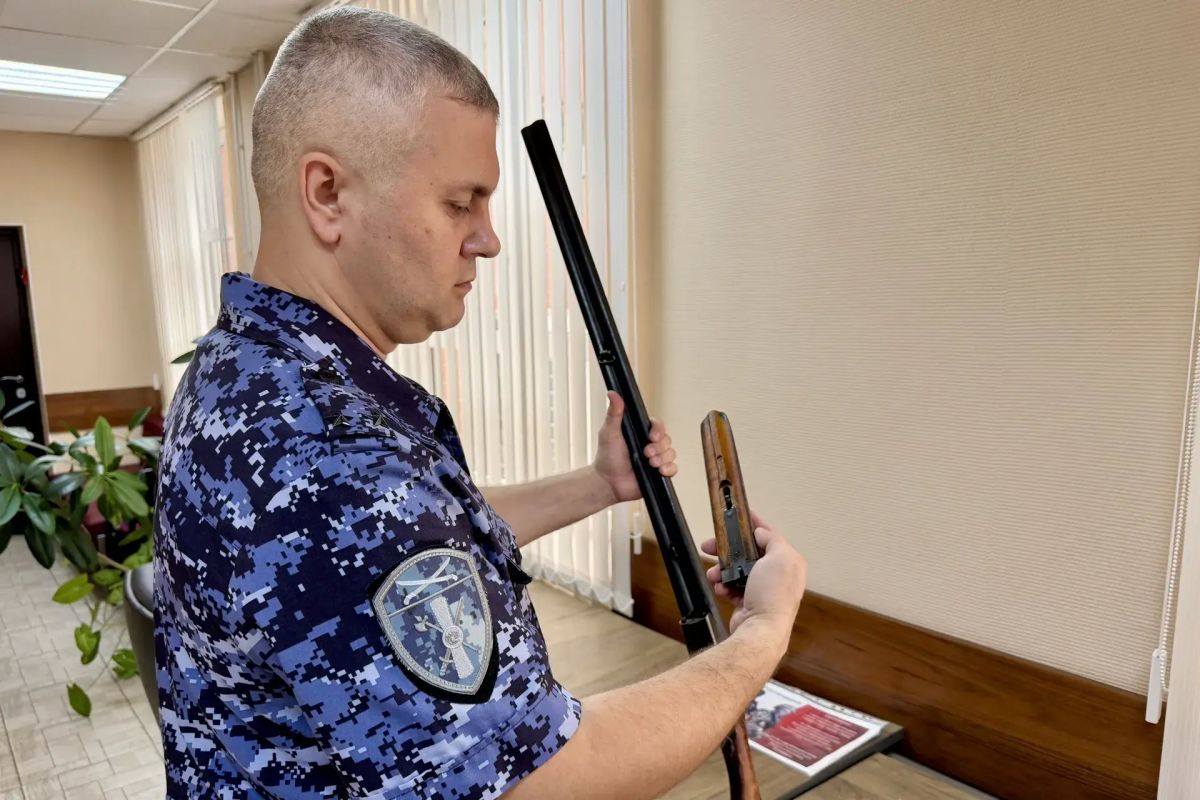 В Астраханской области выявлено 450 нарушений правил оборота оружия и патронов В Астраханской области выявлено 450 нарушений правил оборота оружия и патронов