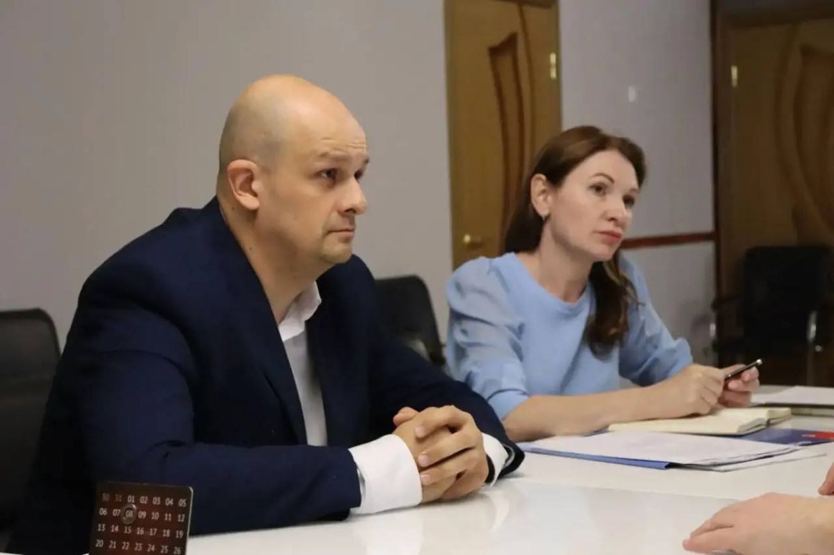 На днях провёл рабочую встречу с представителями МТС по Астраханской области На днях провёл рабочую встречу с представителями МТС по Астраханской области