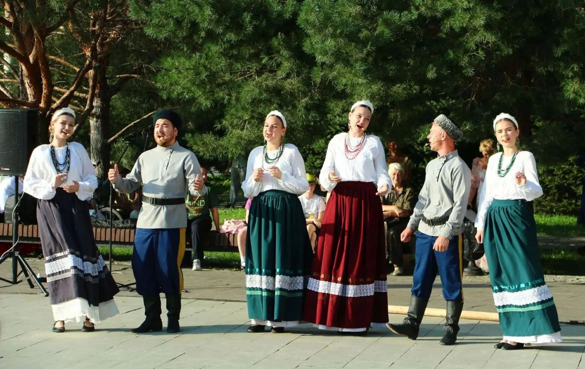 В Астрахани состоялся Всероссийский этнофестиваль «Нас на века объединила Волга» В Астрахани состоялся Всероссийский этнофестиваль «Нас на века объединила Волга»