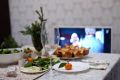 Как оформить застолье для встречи года Огненной Лошади и сделать праздник полезным
