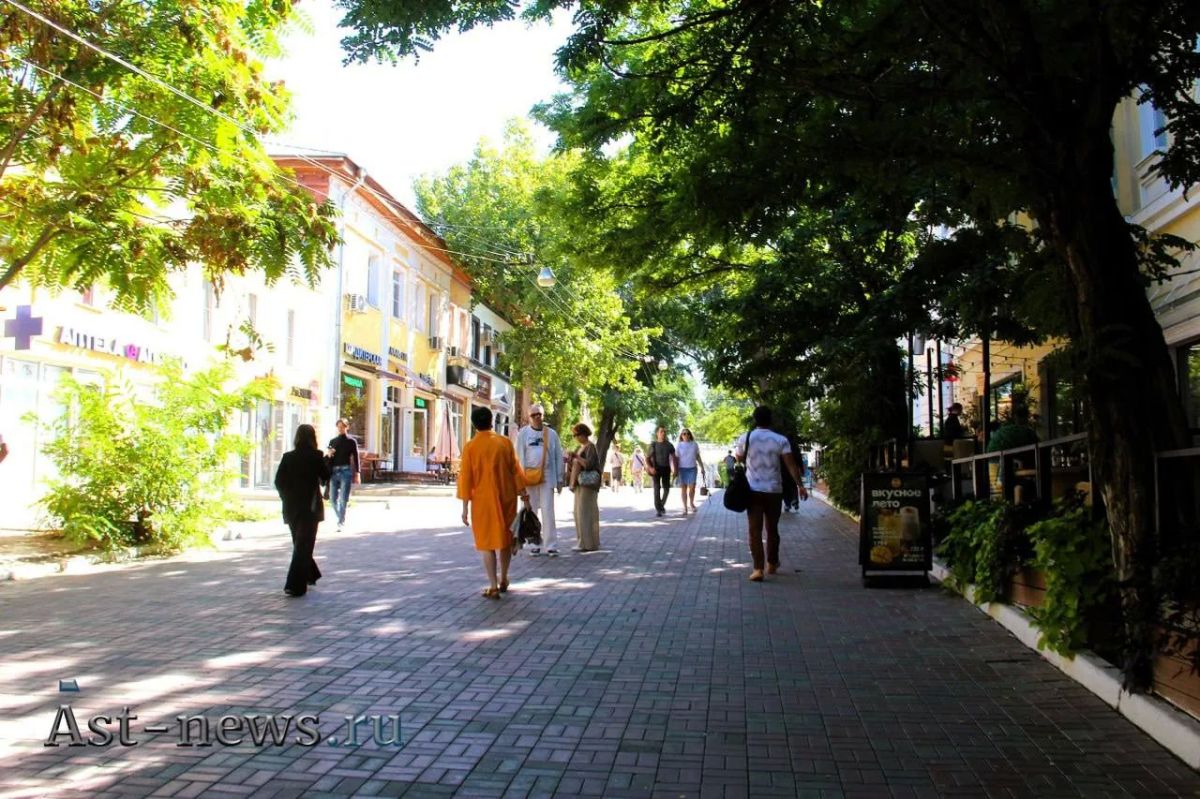 В Астрахани продолжаются бесплатные пешеходные экскурсии