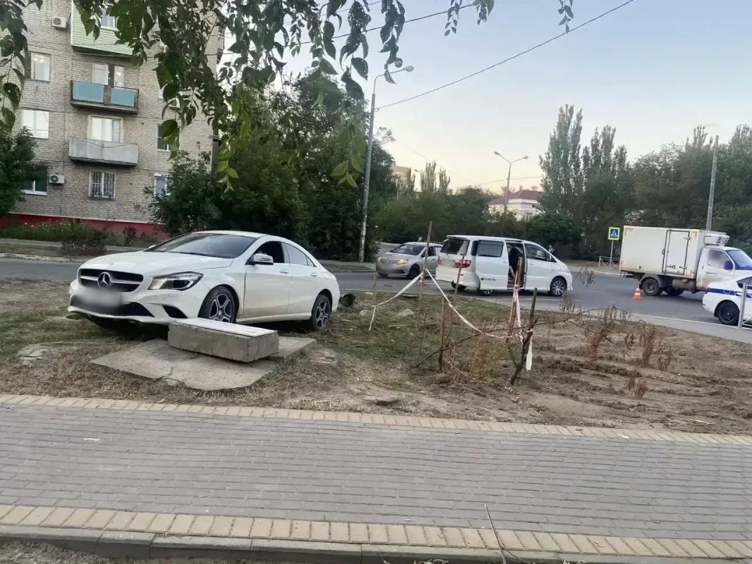 В Астрахани пострадал 2-летний пешеход В Астрахани пострадал 2-летний пешеход