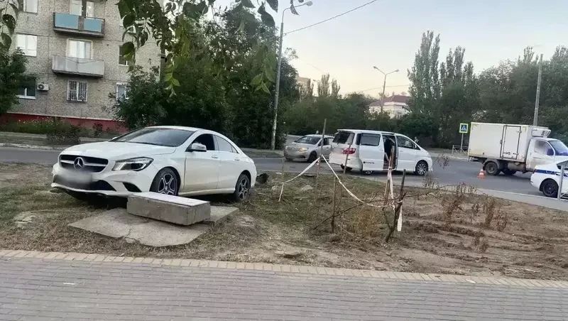 В Астрахани в ДТП пострадал годовалый ребёнок В Астрахани в ДТП пострадал годовалый ребёнок