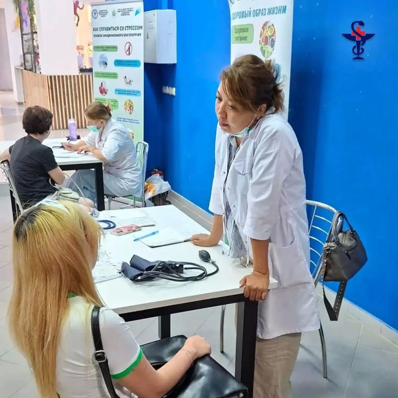 Жители Астрахани пришли на большую профилактическую акцию, прошедшую в субботу, 1 августа, в торгово-развлекательном комплексе «ВолгаСити» на проезде Воробьева Жители Астрахани пришли на большую профилактическую акцию, прошедшую в субботу, 1 августа, в торгово-развлекательном комплексе «ВолгаСити» на проезде Воробьева