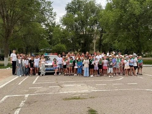 Астраханские полицейские призвали детей вести здоровый образ жизни Астраханские полицейские призвали детей вести здоровый образ жизни