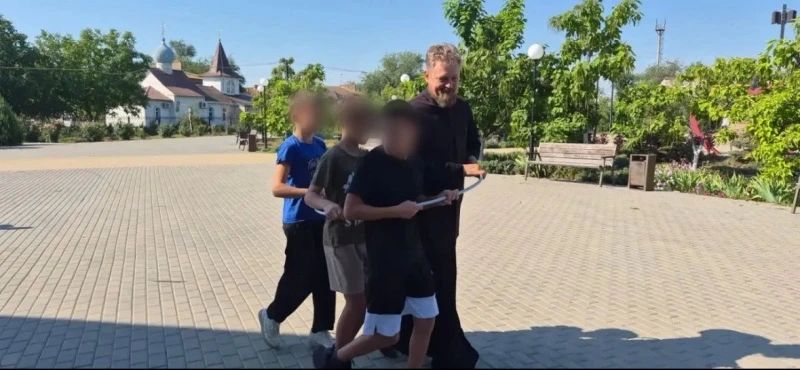 Астраханские полицейские призвали детей вести здоровый образ жизни Астраханские полицейские призвали детей вести здоровый образ жизни