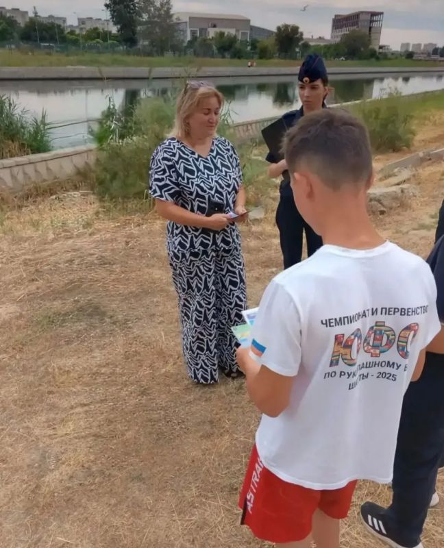 Полицейские организовали рейд по местам купания юных астраханцев Полицейские организовали рейд по местам купания юных астраханцев