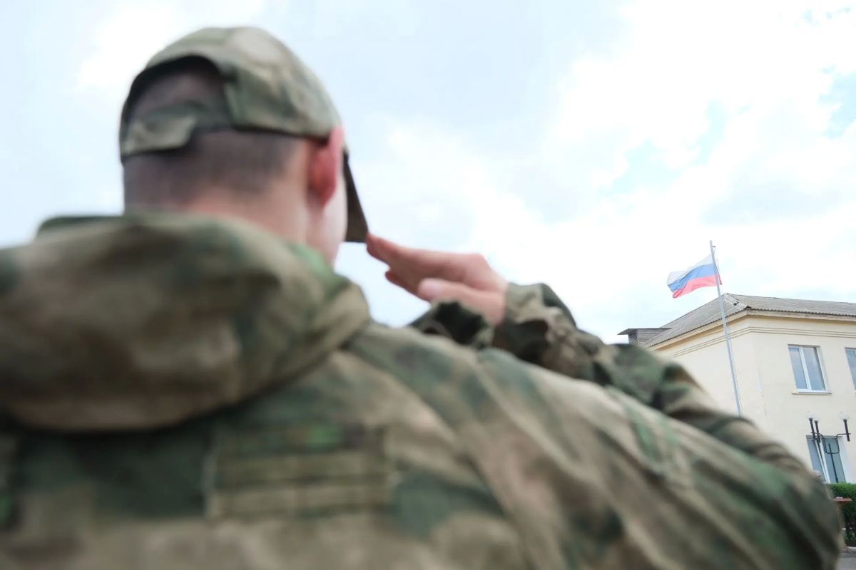 «Мои навыки помогут приблизить победу»: астраханский айти-специалист заключил контракт с Минобороны