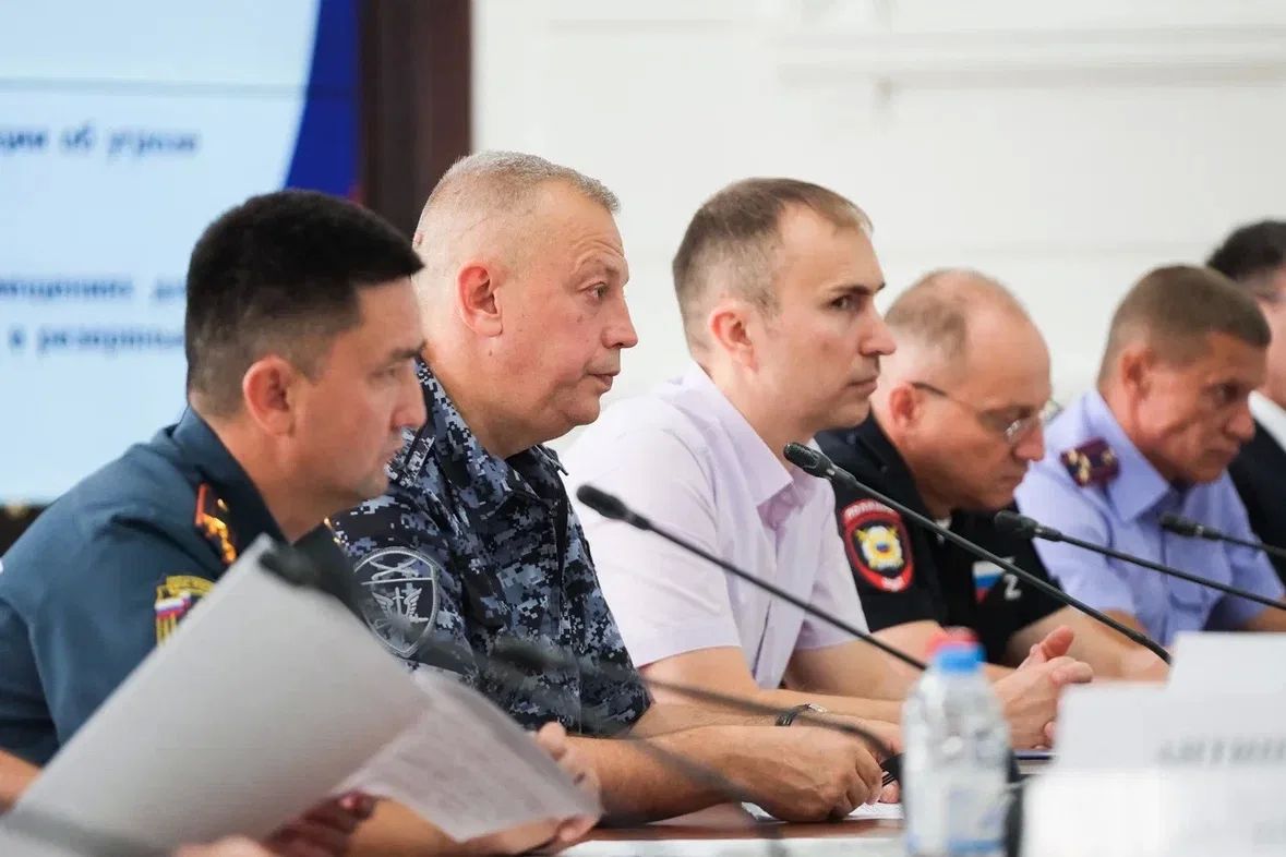 Игорь Бабушкин поручил обеспечить максимальную безопасность на выборах и в День знаний в Астраханской области Игорь Бабушкин поручил обеспечить максимальную безопасность на выборах и в День знаний в Астраханской области