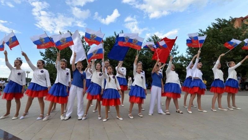 Астраханцы отметят День Государственного флага