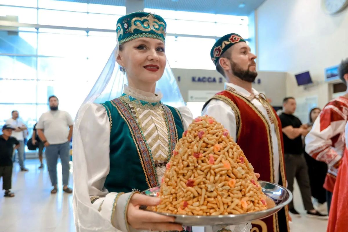 Астрахань встретила Кубок России по футболу Астрахань встретила Кубок России по футболу