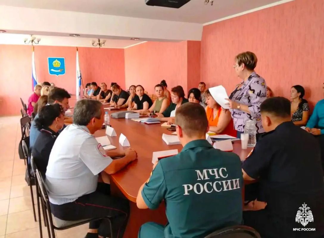 Безопасные выборы. В Астрахани на базе администрации Кировского района состоялось рабочее совещание, посвященное вопросам обеспечения комплексной безопасности в период подготовки и проведения предстоящих выборов Безопасные выборы. В Астрахани на базе администрации Кировского района состоялось рабочее совещание, посвященное вопросам обеспечения комплексной безопасности в период подготовки и проведения предстоящих выборов