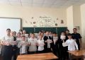 В Астрахани транспортные полицейские и железнодорожник провели уроки безопасности для школьников