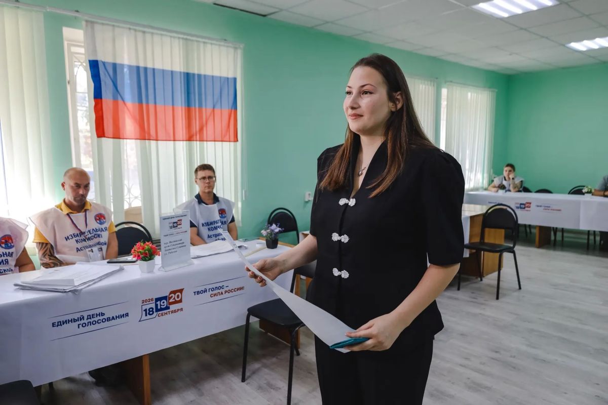 Представители политических партий проголосовали на выборах в Астраханской области Представители политических партий проголосовали на выборах в Астраханской области