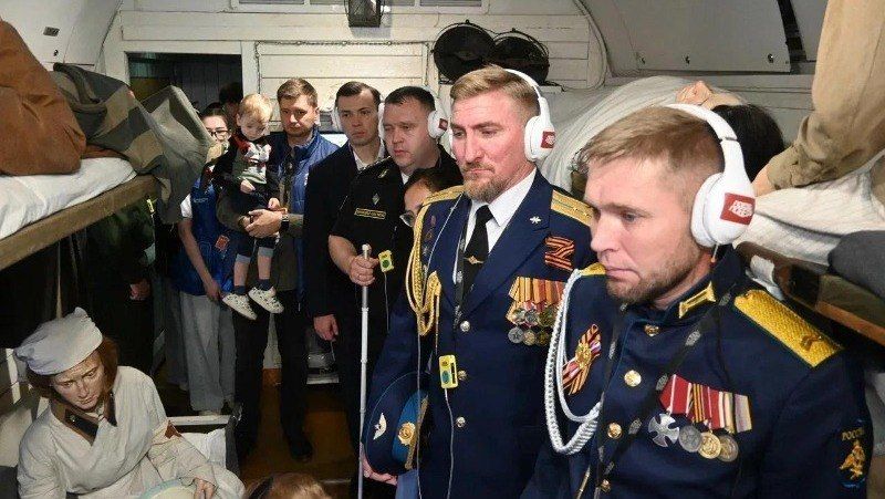 Жители Астрахани встретили «Поезд Победы» Жители Астрахани встретили «Поезд Победы»