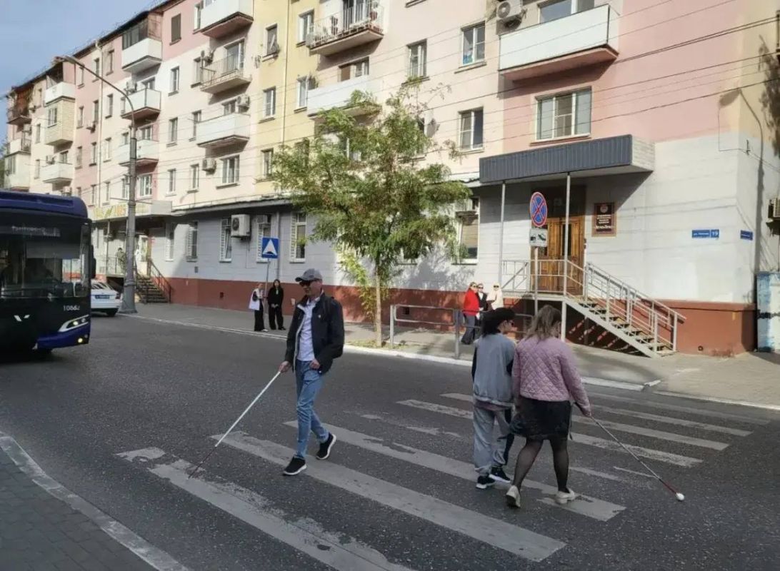 Дорожные полицейские провели акцию «Внимание, водитель! Незрячий пешеход!» Дорожные полицейские провели акцию «Внимание, водитель! Незрячий пешеход!»