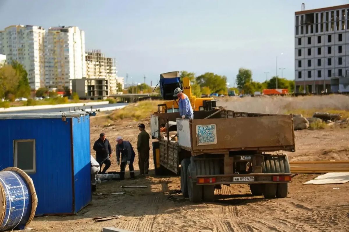 В этом году мы начали благоустраивать участок набережной реки Кутум от ул. Магнитогорской до ул. Студенческой. Этот объект большинством голосов выбрали сами горожане в качестве территории для обновления по проекту... В этом году мы начали благоустраивать участок набережной реки Кутум от ул. Магнитогорской до ул. Студенческой. Этот объект большинством голосов выбрали сами горожане в качестве территории для обновления по проекту...