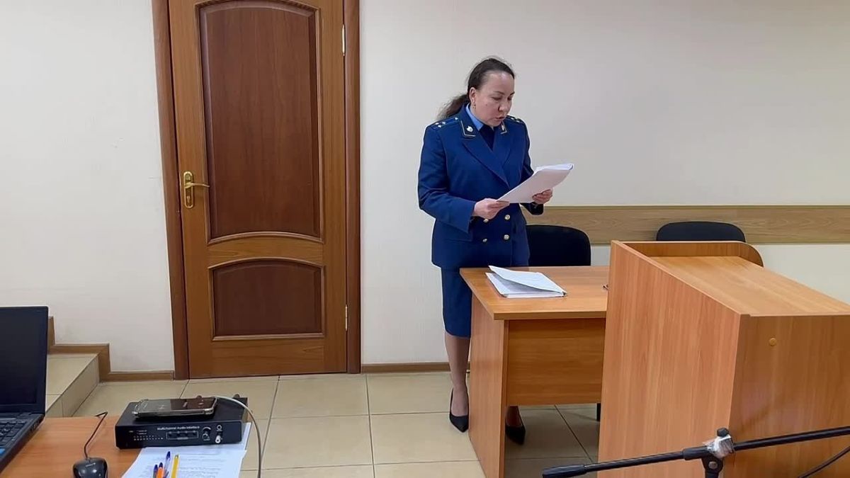 По результатам государственного обвинения бывший государственный служащий осужден к реальному лишению свободы за посредничество во взяточничестве
