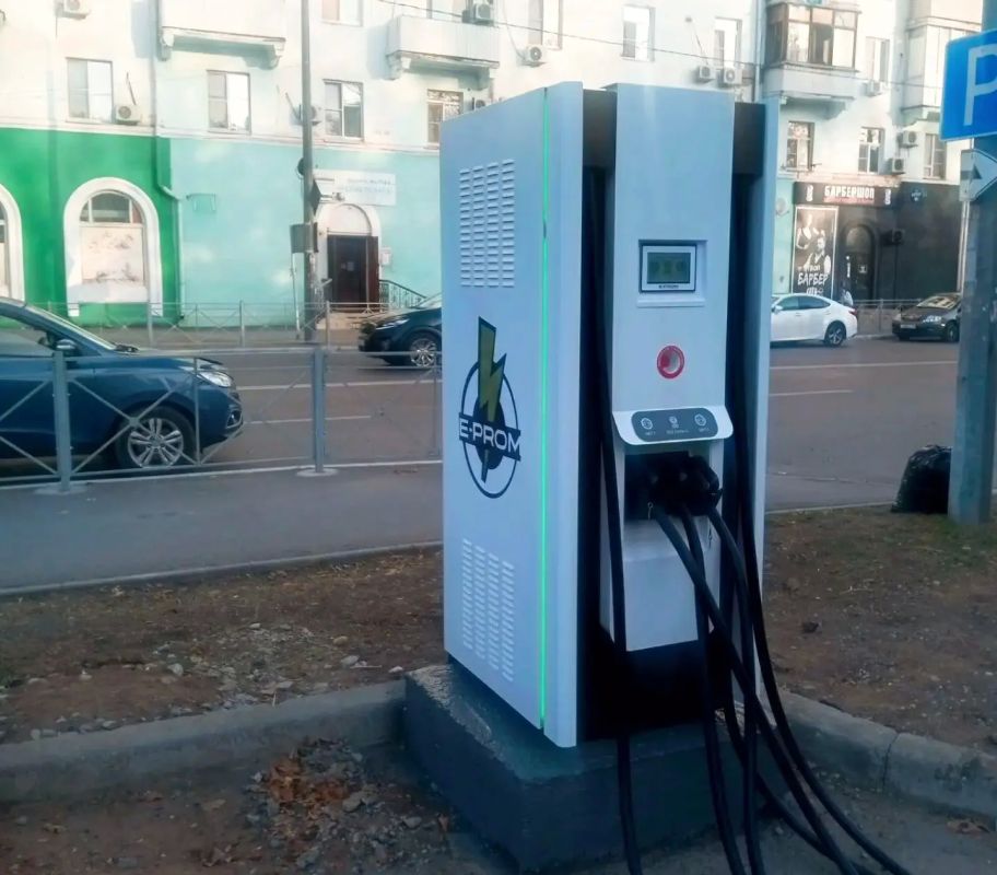 В Астрахани открылась новая станция для электрокаров В Астрахани открылась новая станция для электрокаров