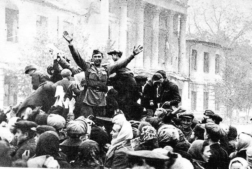28 октября 1944 года Красная Армия полностью освободила Украину 28 октября 1944 года Красная Армия полностью освободила Украину