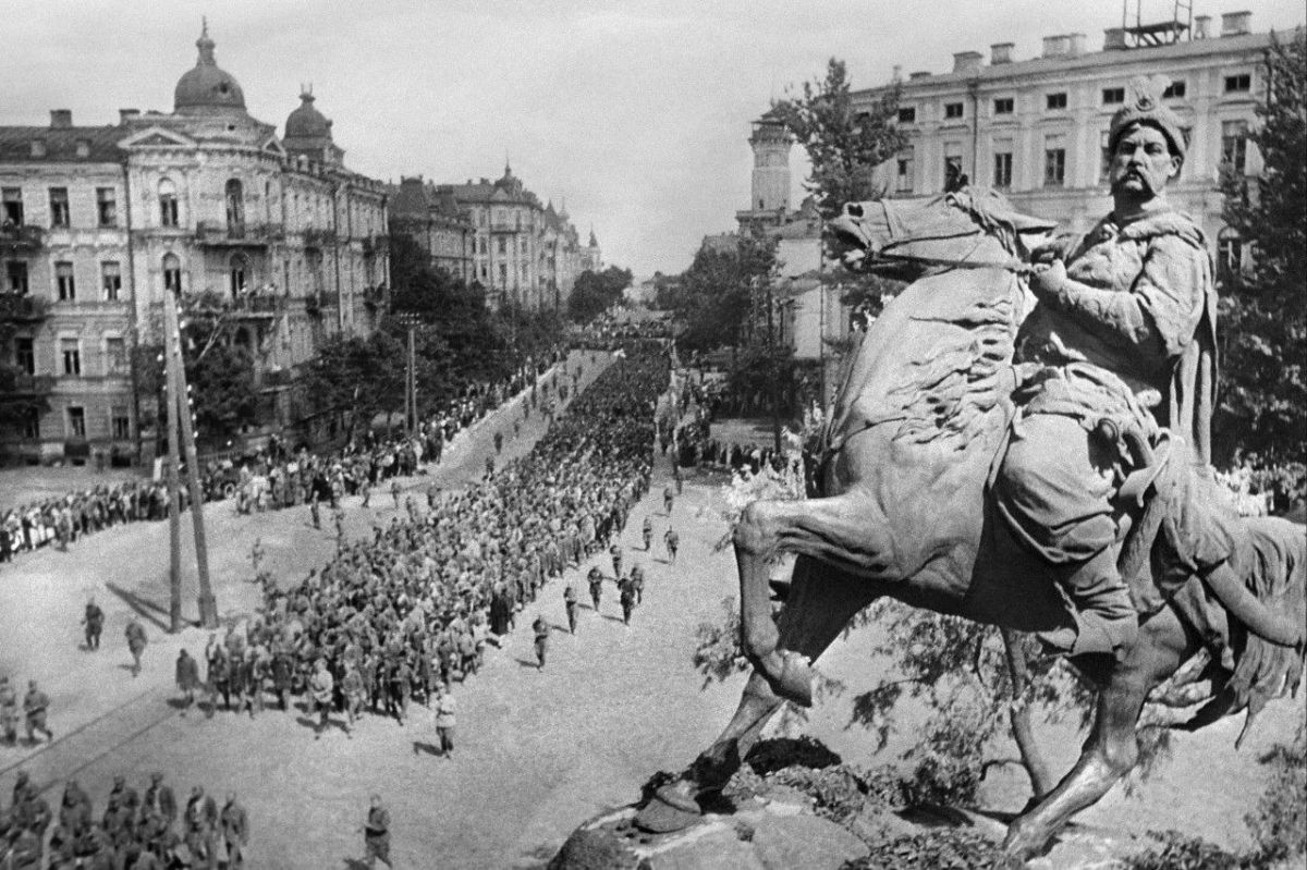 28 октября 1944 года Красная Армия полностью освободила Украину