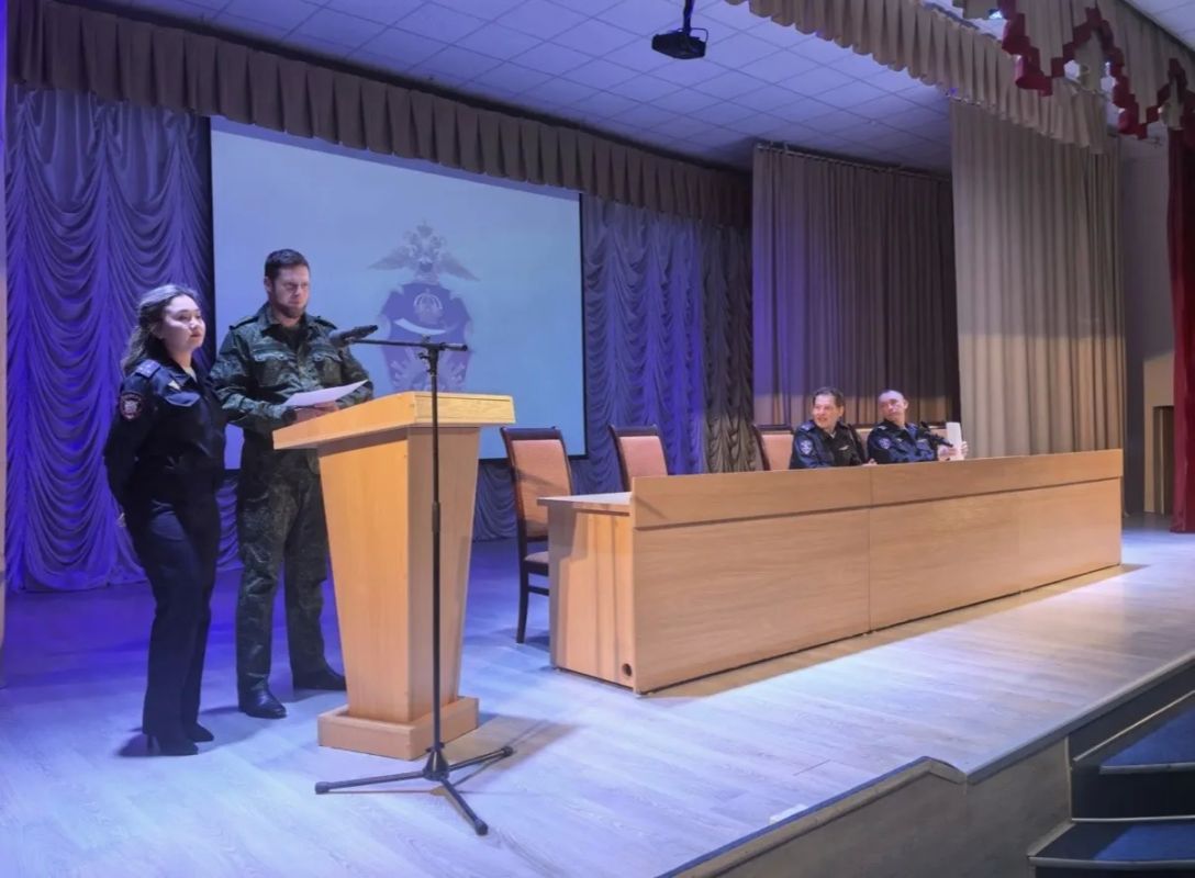 В Астраханском суворовском военном училище МВД России наградили победителей исторической викторины В Астраханском суворовском военном училище МВД России наградили победителей исторической викторины